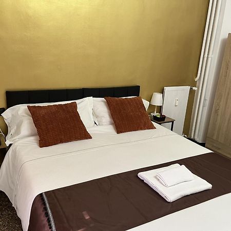 Genova Gold Rooms Экстерьер фото