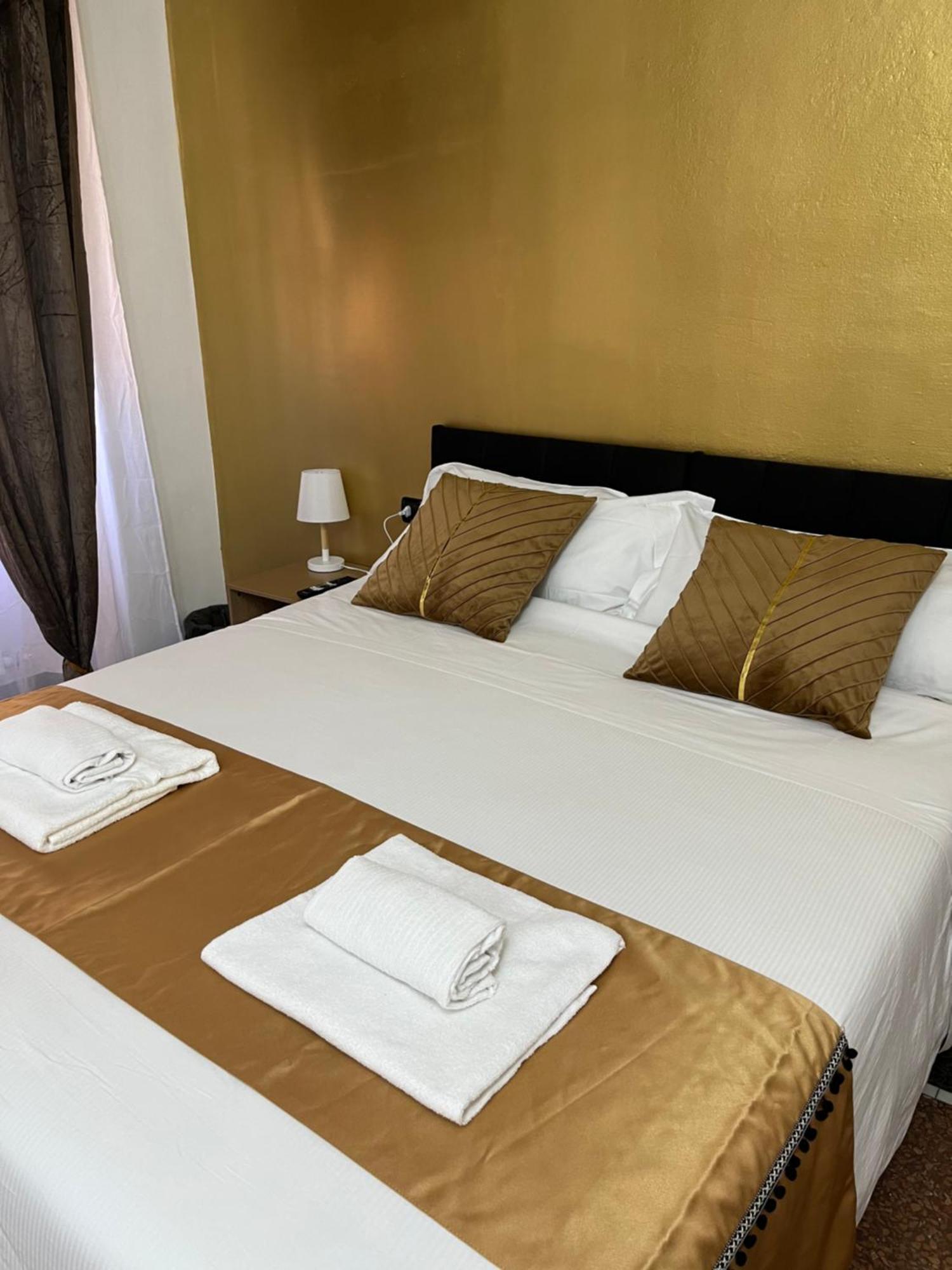 Genova Gold Rooms Экстерьер фото