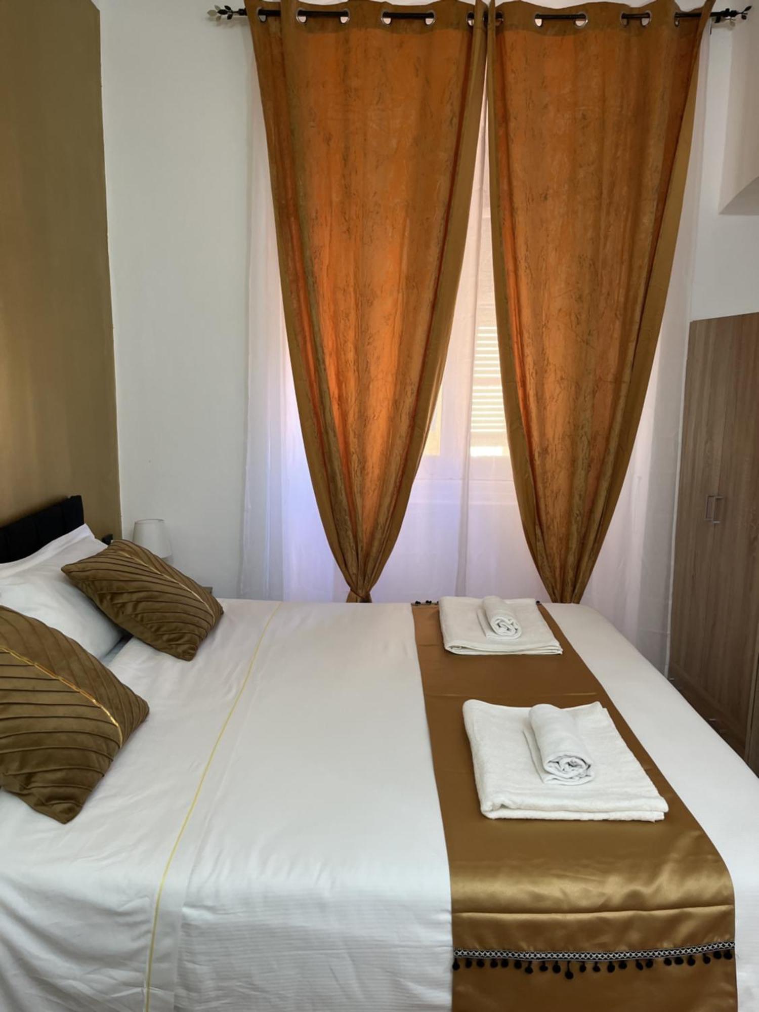 Genova Gold Rooms Экстерьер фото