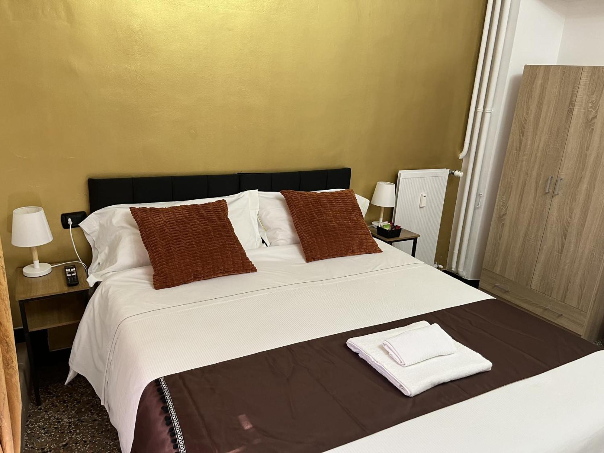 Genova Gold Rooms Экстерьер фото