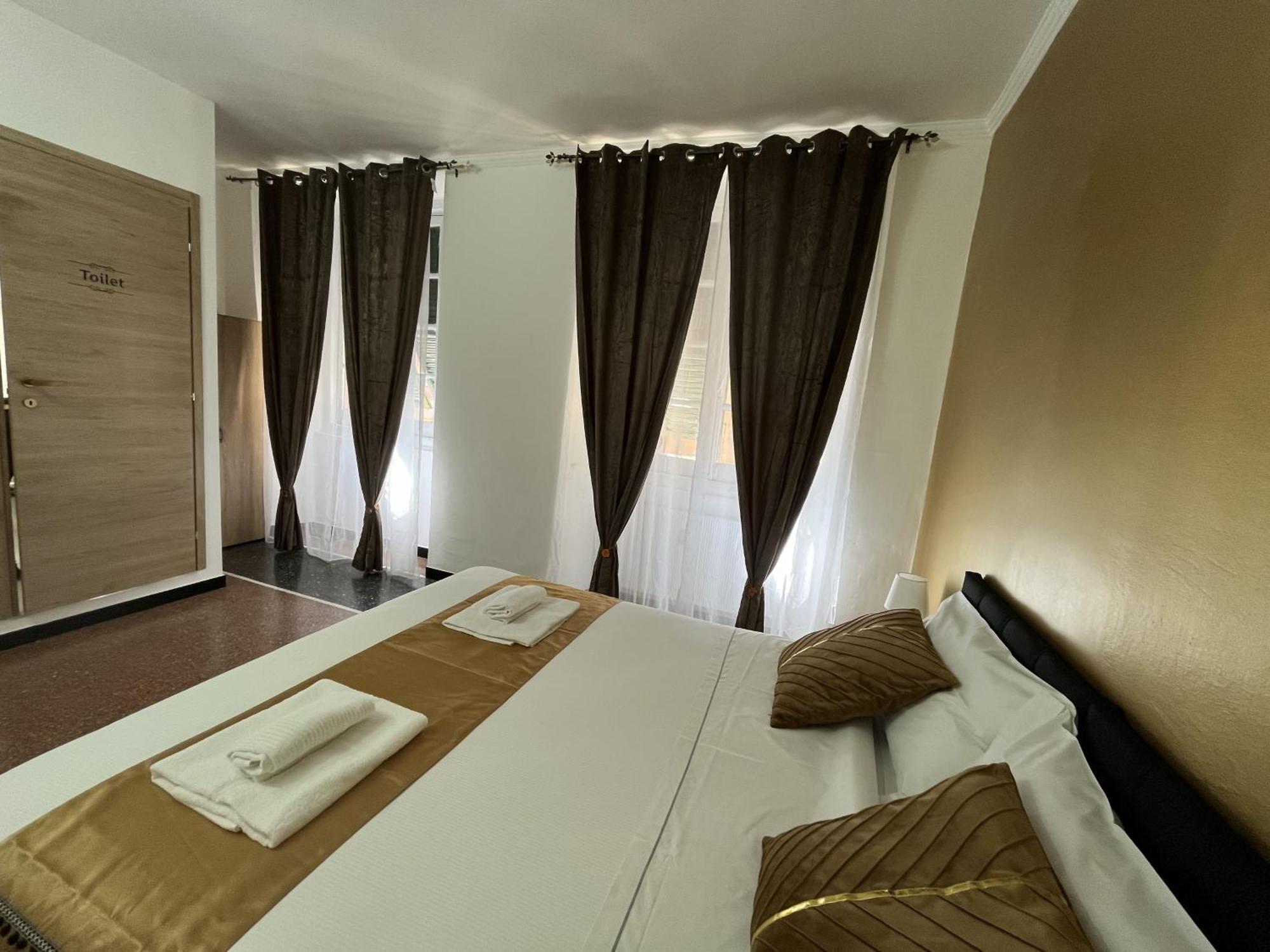 Genova Gold Rooms Экстерьер фото